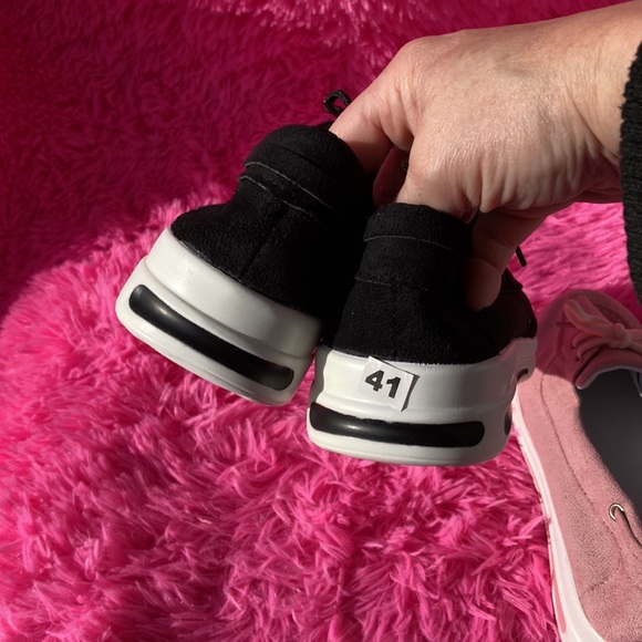 Two pair lot of lightweight sneakers, one blush the other black, size EU41 US10 - Picture 5 of 12